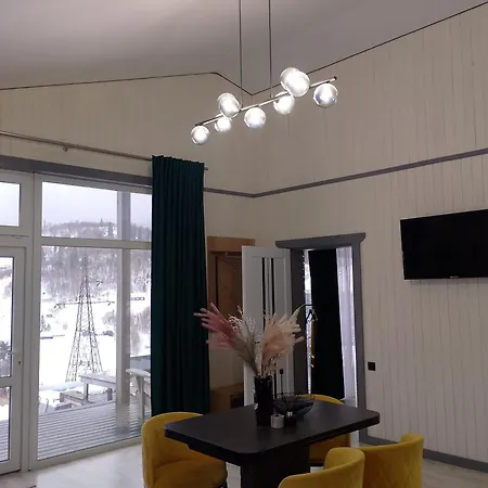 Trostjn House * Slavske