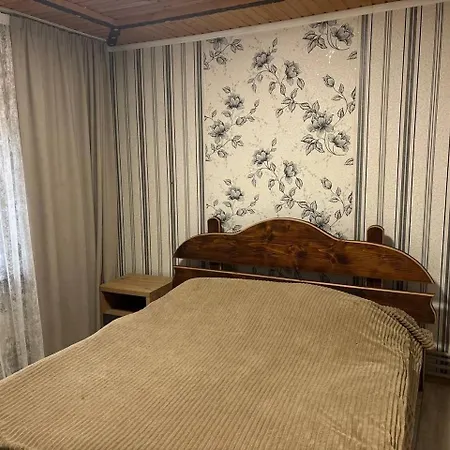 Trostjn House Slavske