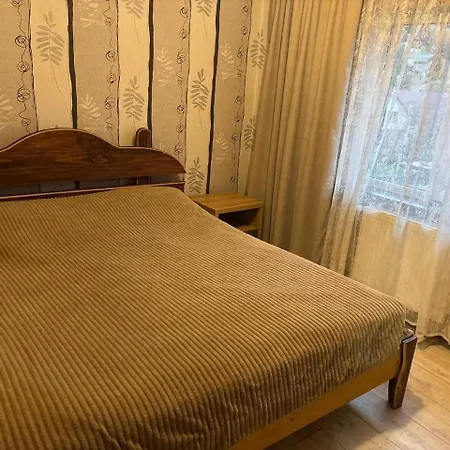 Trostjn House Slavske
