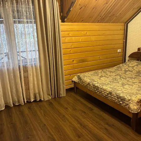 Trostjn House * Slavske