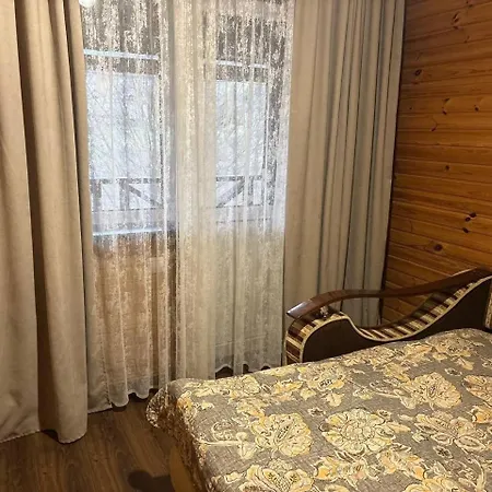 Trostjn House * Slavske